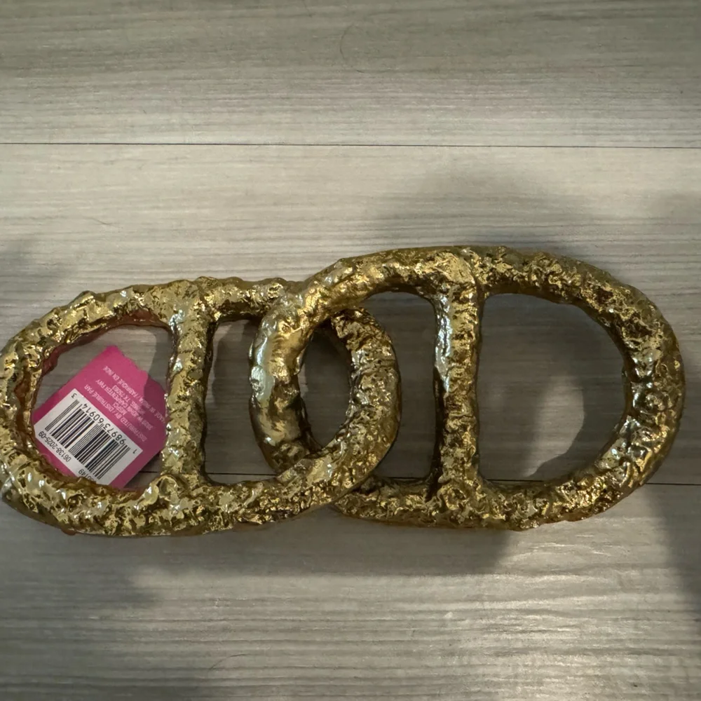 BRAND NEW WITH TAGS GOLD TEXTURED “LINK” DECOR PIECE - Picture 6 of 9